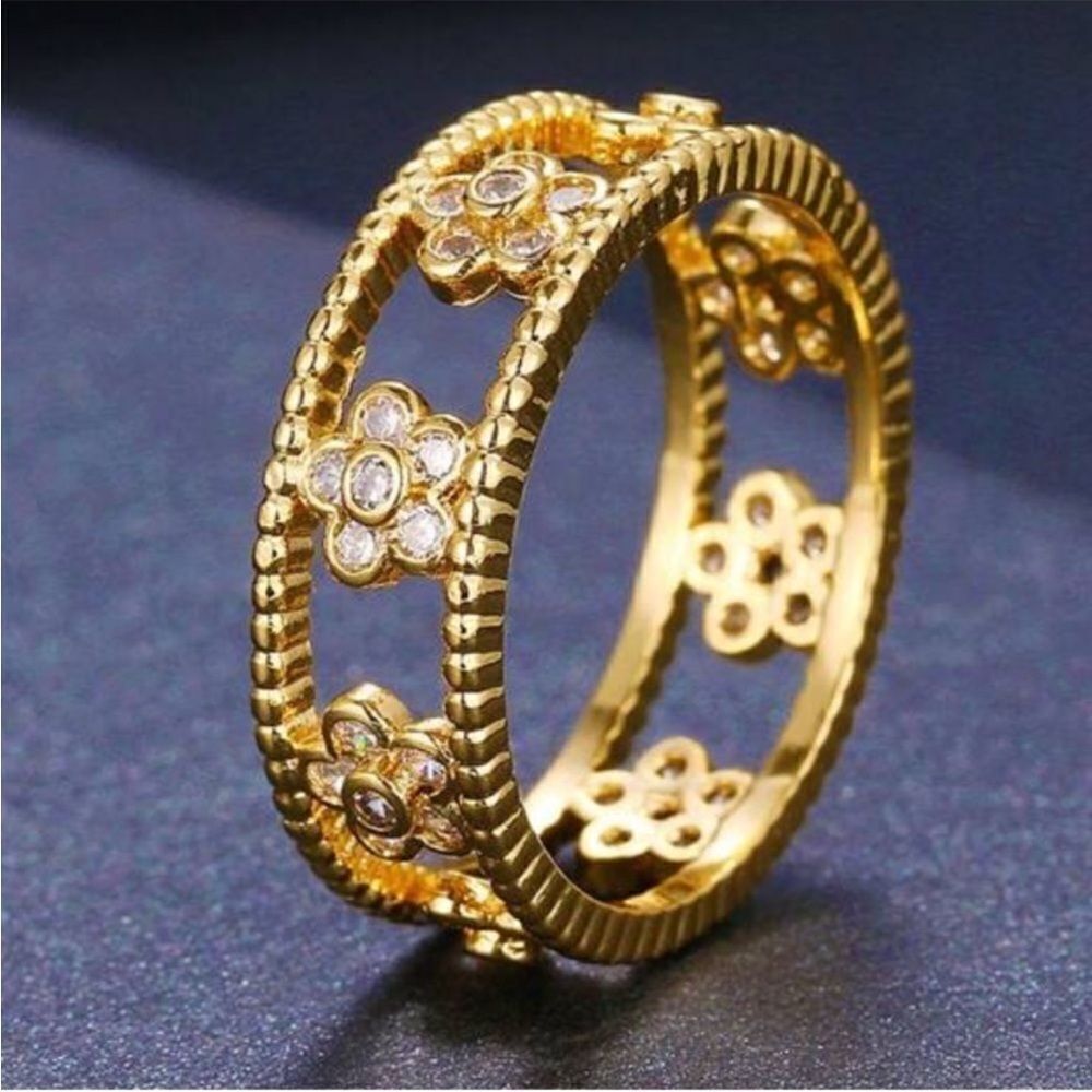 Elegant Gold Flower Ring N1089